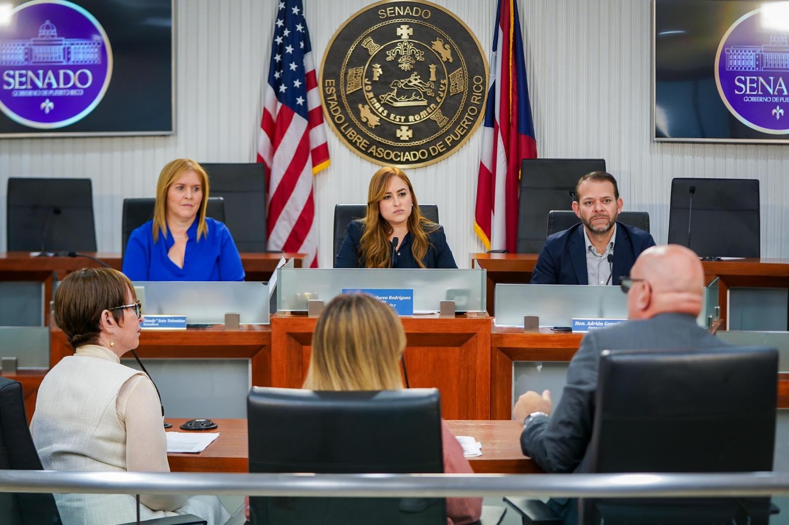 Buscan asegurar acceso gratuito a documentos esenciales para personas sin hogar